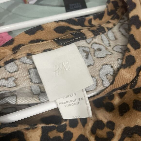 H&M Cheetah Animal Print Short Sleeve Shirt Size Large - Picture 2 of 6